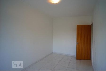 Dormitório de kitnet/studio à venda com 1 quarto, 43m² em Jardim Itu Sabará, Porto Alegre