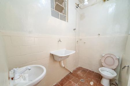 Banheiro de kitnet/studio para alugar com 1 quarto, 23m² em Bom Retiro, São Paulo