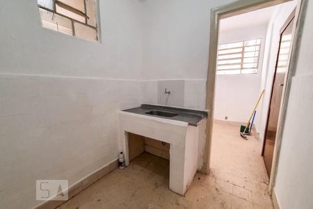 Cozinha de kitnet/studio para alugar com 1 quarto, 23m² em Bom Retiro, São Paulo