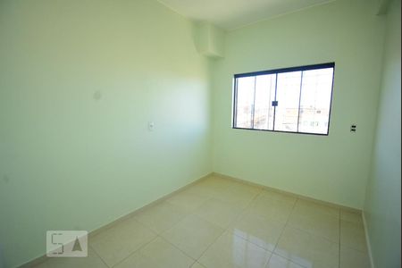 Quarto 2 de apartamento para alugar com 2 quartos, 40m² em Ceilândia Norte (ceilândia), Brasília