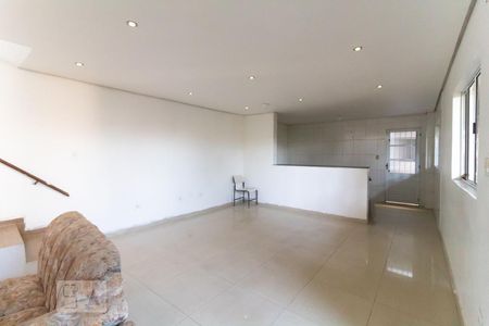 Sala de casa à venda com 3 quartos, 200m² em Jardim Verônia, São Paulo