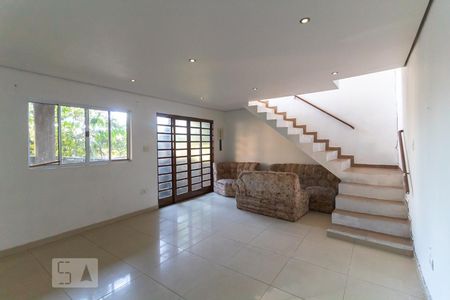 Sala de casa à venda com 3 quartos, 200m² em Jardim Verônia, São Paulo