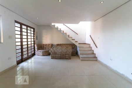 Detalhe Sala de casa à venda com 3 quartos, 200m² em Jardim Verônia, São Paulo