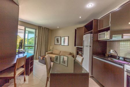 Sala de kitnet/studio para alugar com 1 quarto, 45m² em Caminho das Árvores, Salvador