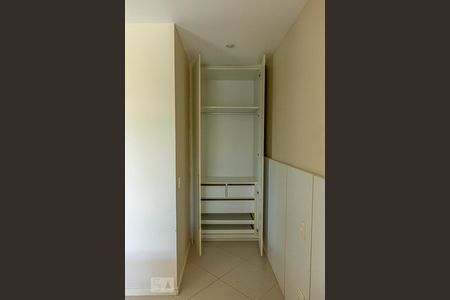 Quarto - Armários de kitnet/studio para alugar com 1 quarto, 45m² em Caminho das Árvores, Salvador