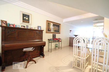 Sala de casa para alugar com 3 quartos, 150m² em Vila Brasílio Machado, São Paulo