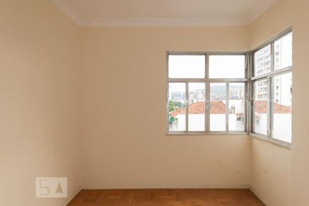 Quarto 1 de apartamento para alugar com 2 quartos, 55m² em Grajaú, Rio de Janeiro