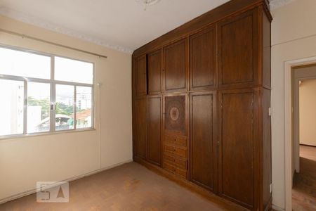 Quarto 2 de apartamento para alugar com 2 quartos, 55m² em Grajaú, Rio de Janeiro