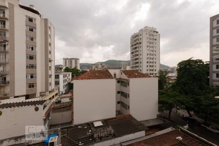 Vista de apartamento para alugar com 2 quartos, 55m² em Grajaú, Rio de Janeiro