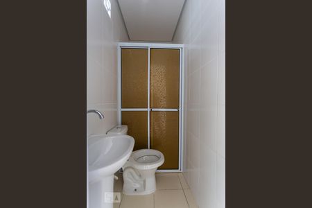 Banheiro de kitnet/studio à venda com 1 quarto, 16m² em Rio Pequeno, São Paulo