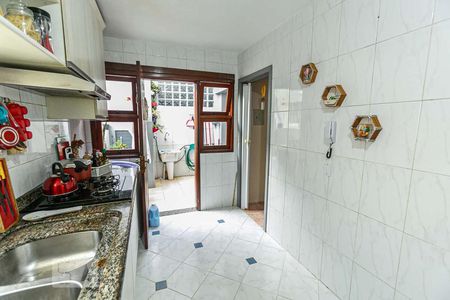 Cozinha de casa de condomínio à venda com 3 quartos, 150m² em Tristeza, Porto Alegre