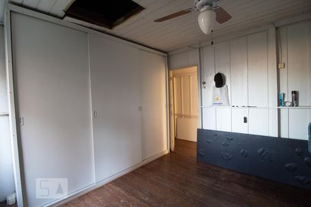 Quarto 1 de casa à venda com 1 quarto, 297m² em Passo D’areia, Porto Alegre