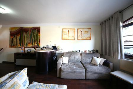 Sala de casa à venda com 3 quartos, 204m² em Jardim da Campina, São Paulo