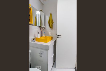 Banheiro de kitnet/studio para alugar com 1 quarto, 27m² em Sé, São Paulo