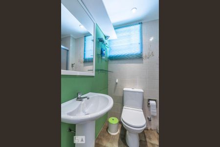 Banheiro de apartamento para alugar com 1 quarto, 50m² em Santo Antônio, Porto Alegre