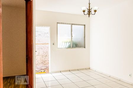Sala de casa de condomínio para alugar com 2 quartos, 82m² em Parque Copacabana, Belo Horizonte