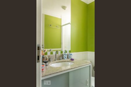 Apartamento à venda com 185m², 3 quartos e 3 vagas Apartamento à venda com 185m², 3 quartos e 3 vagasBanheiro Suíte 2