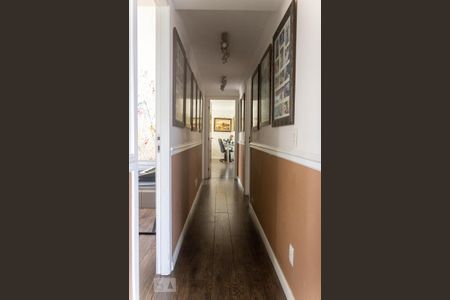 Apartamento à venda com 185m², 3 quartos e 3 vagas Apartamento à venda com 185m², 3 quartos e 3 vagasCorredor