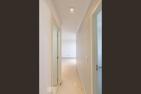 Corredor de apartamento para alugar com 2 quartos, 60m² em Parque Independencia, São Paulo