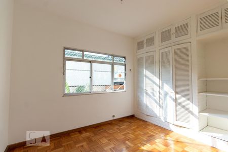 Quarto 1 de apartamento para alugar com 2 quartos, 76m² em Botafogo, Rio de Janeiro