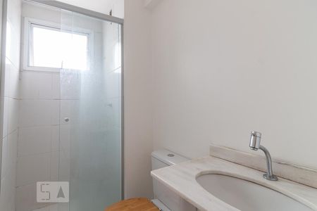 Banheiro da Suíte 1 de apartamento à venda com 2 quartos, 68m² em Vila Ipiranga, Porto Alegre