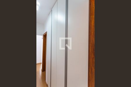 Rouparia de apartamento para alugar com 2 quartos, 62m² em Serra, Belo Horizonte