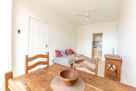 Sala de apartamento para alugar com 2 quartos, 75m² em Barra, Salvador