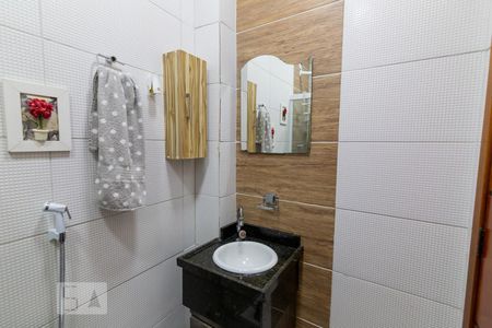 Banheiro de kitnet/studio para alugar com 1 quarto, 20m² em Tijuca, Rio de Janeiro