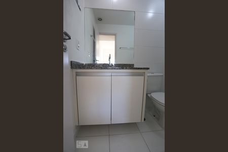 Suíte de apartamento para alugar com 1 quarto, 68m² em Jardim Tupanci, Barueri