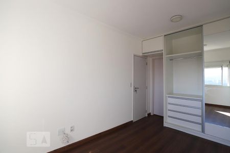 Suíte de apartamento para alugar com 1 quarto, 68m² em Jardim Tupanci, Barueri