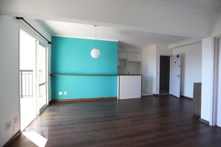 Sala de apartamento para alugar com 1 quarto, 68m² em Jardim Tupanci, Barueri