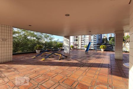 Apartamento à venda com 217m², 2 quartos e 2 vagas Apartamento à venda com 217m², 2 quartos e 2 vagasÁrea Comum - Playground