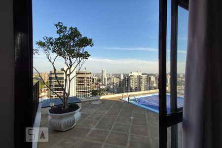 Apartamento à venda com 217m², 2 quartos e 2 vagas Apartamento à venda com 217m², 2 quartos e 2 vagasCobertura