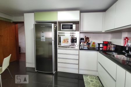 Apartamento à venda com 217m², 2 quartos e 2 vagas Apartamento à venda com 217m², 2 quartos e 2 vagasCozinha