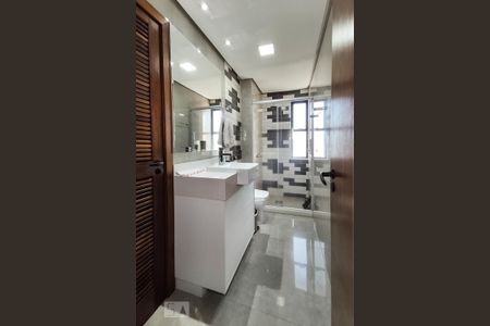 Apartamento à venda com 217m², 2 quartos e 2 vagas Apartamento à venda com 217m², 2 quartos e 2 vagasBanheiro 1