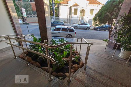 Apartamento à venda com 217m², 2 quartos e 2 vagas Apartamento à venda com 217m², 2 quartos e 2 vagasHall de Entrada