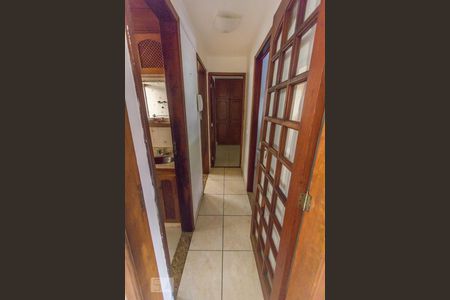 Corredor de apartamento para alugar com 2 quartos, 45m² em Taquara, Rio de Janeiro