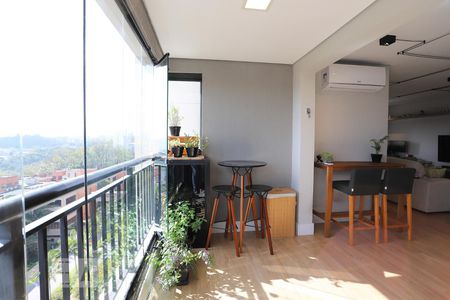 Sala de apartamento para alugar com 2 quartos, 77m² em Alphaville Empresarial, Barueri