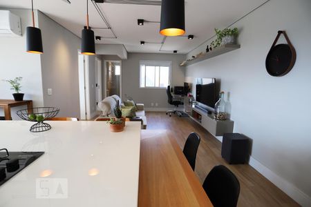 Sala de apartamento para alugar com 2 quartos, 77m² em Alphaville Empresarial, Barueri