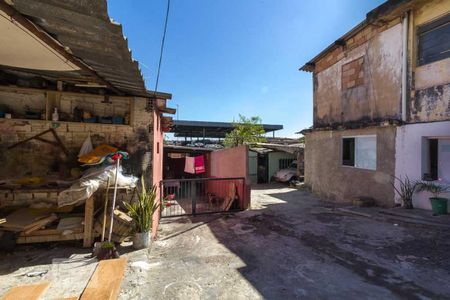 Área Externa de casa à venda com 4 quartos, 640m² em Glória, Belo Horizonte