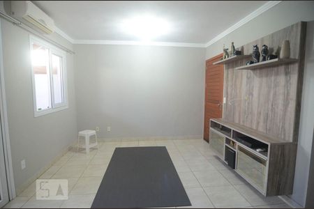 Sala de casa de condomínio à venda com 2 quartos, 100m² em Marechal Rondon, Canoas