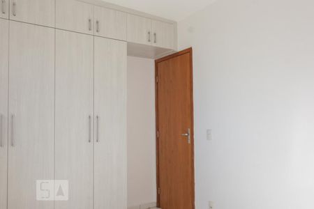 Closet do quarto 2 de apartamento para alugar com 3 quartos, 62m² em Jardim Alvorada, Belo Horizonte