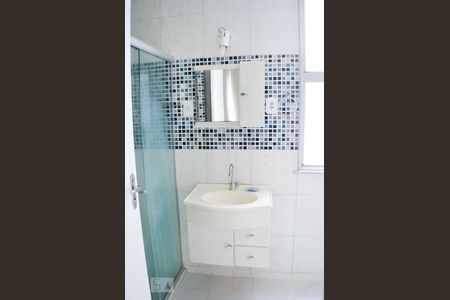 Banheiro de apartamento para alugar com 1 quarto, 50m² em Barra, Salvador