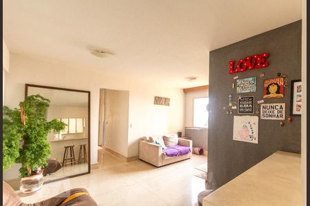 Sala de apartamento para alugar com 3 quartos, 74m² em Socorro, São Paulo