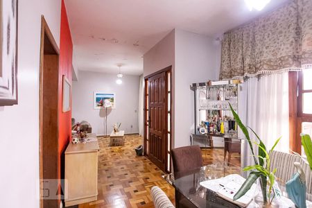 Sala de casa à venda com 4 quartos, 180m² em Cristal, Porto Alegre