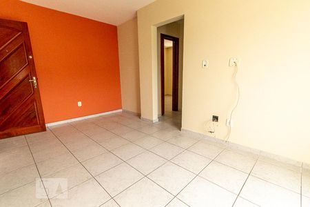 Sala de apartamento para alugar com 2 quartos, 60m² em Jardim Sulacap, Rio de Janeiro