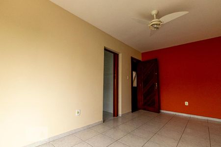 Sala de apartamento para alugar com 2 quartos, 60m² em Jardim Sulacap, Rio de Janeiro