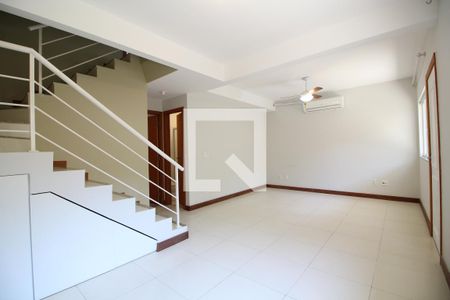 Sala de casa de condomínio à venda com 3 quartos, 87m² em Anil, Rio de Janeiro