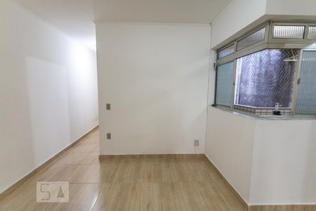 Sala de apartamento para alugar com 2 quartos, 70m² em Vila Romana, São Paulo