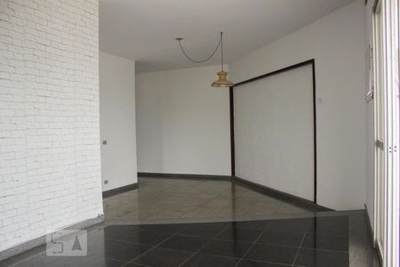 Sala de apartamento para alugar com 1 quarto, 62m² em Barra da Tijuca, Rio de Janeiro